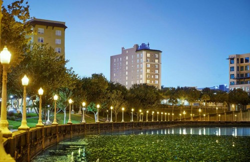 Downtown Hotel | The Terrace Hotel Lakeland, Tapestry Collection by Hilton