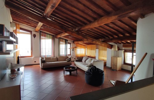 Uzzano Apartment | The terrace of Elas