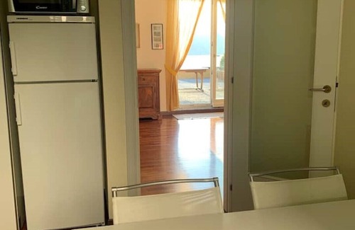 Fiumelatte Apartment | The Terrace on the lake