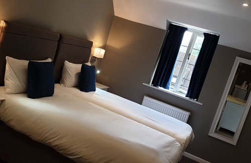 Quedgeley Hotel | The Thatch Inn