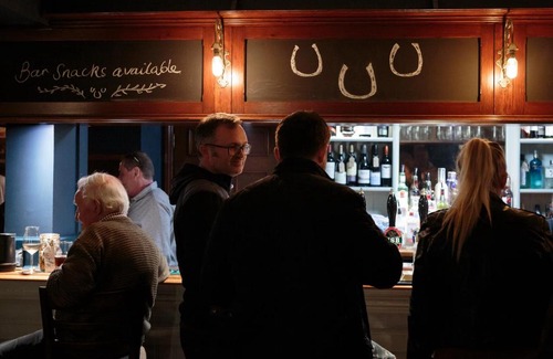 East Worldham Hotel | The Three Horseshoes East Worldham