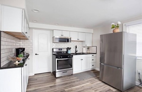 Michigan City House | The Three Sheridans | Big Group 50+ | Pet Friendly | 33+ Beds | Hot Tubs | Sauna