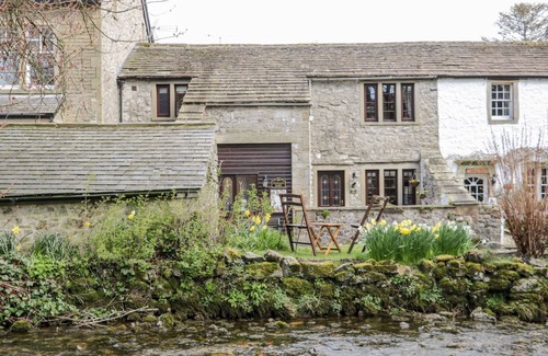 Malham Cottage | THE THRESHING FLOOR AT TENNANT BARN, pet friendly in Malham