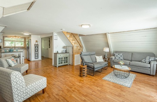 Jasper Cottage | The Tiger Lily - A PMI Scenic City Vacation Rental