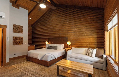 Gatlinburg Hotel | The Timber at Holly Branch