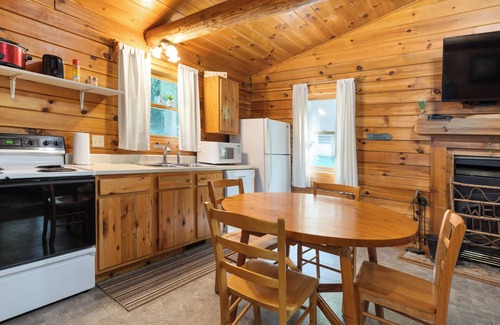 Shell Knob Cabin | The Timber's Hawthorn #12 Close to Campbell's Point Marina