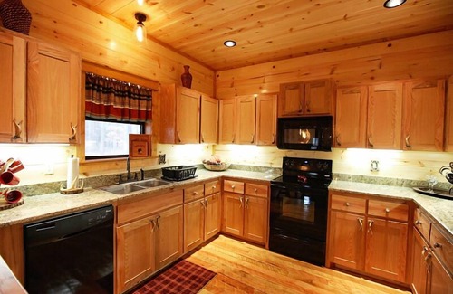 Broken Bow Cabin | The Tin Horse by Blue Beaver Luxury Cabins