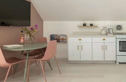 Petaluma Apartment | The Tower and Loft on 7th Street