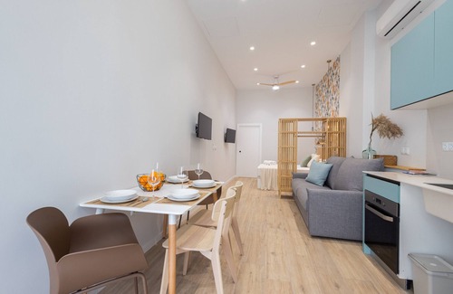 La Creu del Grau Apartment | The Trafalgar Apartment 02 by Florit Flats