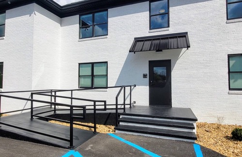Tazewell Apartment | The Traveler on Main - Suite #8 - Across the Street from Back of the Dragon!
