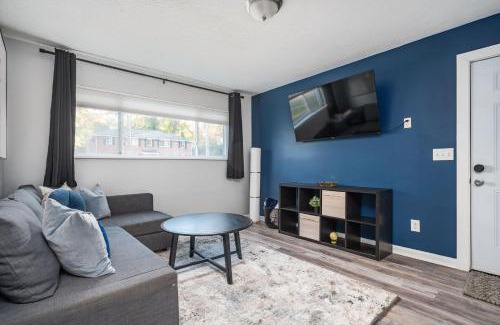 College Park Apartment | The Traveler's Retreat, 5 mins to airport and 15 mins to downtown