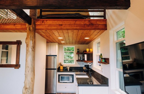 Hakalau Cottage | The Treehouse at Hulili Farm - NEW