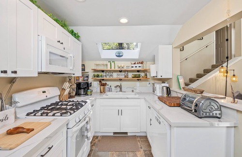 Mountain Club House | The Treehouse - Peaceful Retreat, Kid-Friendly, 1 mile to Downtown Prescott