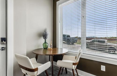 Whitebridge Apartment | The Treehouse Stylish West Nashville Studio Condo