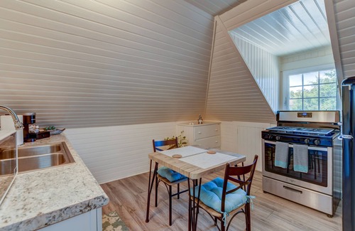 Nob Hill Apartment | The Treehouse Suite at the Mansion by the Square