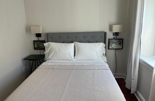 Manayunk House | The Trinity Cottage in Manayunk, Walk to Main Street and Train