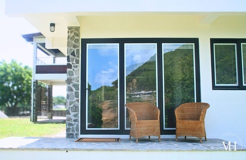 Bois d'Orange Villa | The Triplex at Villa Horizon, Private Triplex Retreat: 3 Unique Suites Steps from Reduit Beach & Rod
