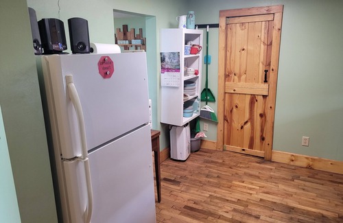 Greenville Cottage | The Turk Lake House - Lakefront with Toys and A/C!