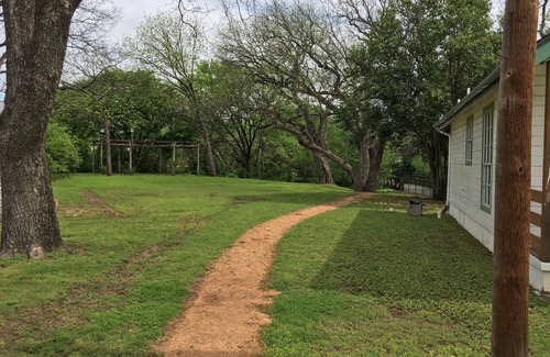 Granbury Cottage | The Tuscan Cottage at Travis Street Cottages