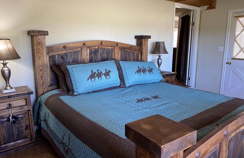 Plantersville Other | THE TWELVE OAKS FARMHOUSE - Want to get away? Sit under our HUGE Oak Trees