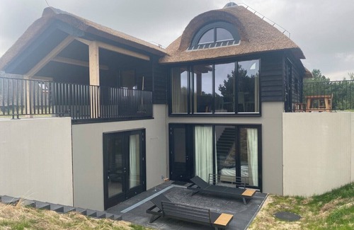 Municipality of Ameland House | The Uitkijk – Stylish dune house on Ameland for six people
