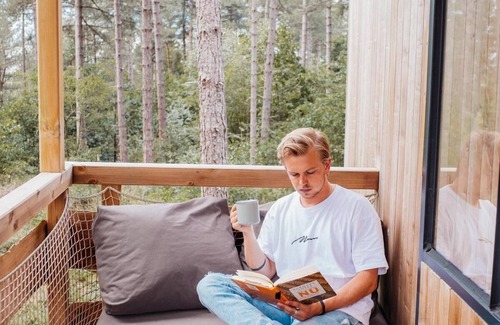 Maaseik House | The ultimate tree house experience including hottub