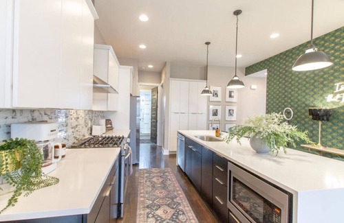 Hadley - Washington Apartment | The Ultimate Double Rooftop Deck w/Skyline Views