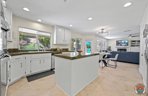 El Cajon House | The Ultimate Escape – Pool, Slide, Gym + Games!