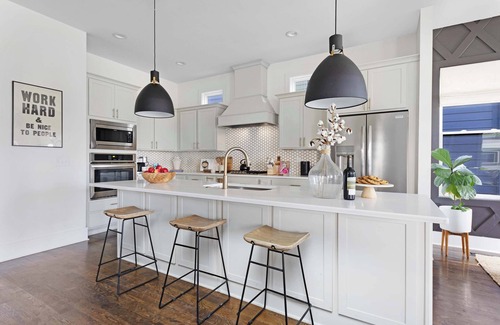 Hope Gardens House | The Urban Farmhouse - Hot Tub & Bocce Ball!