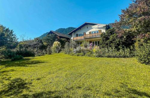 Unterseen House | -The Urbanist- Mountainview Parking Garden 3BD