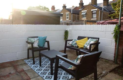 Colchester House | The Velveteen Townhouse