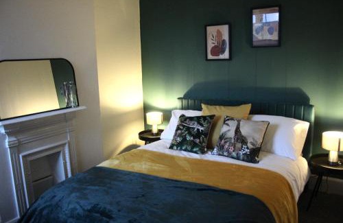 Colchester House | The Velveteen Townhouse