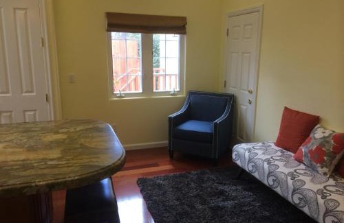 Northeast Carmel Hotel | The Vendange Carmel Inn & Suites