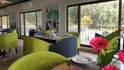 Murree Hotel | The Vibe By Ambiance