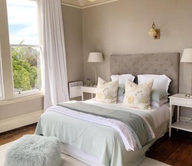 Oamaru Bed & Breakfast | The Vicarage Boutique Bed and Breakfast Oamaru