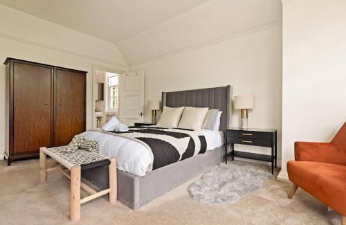 Tooting House | The Vicarage Tooting, SW17