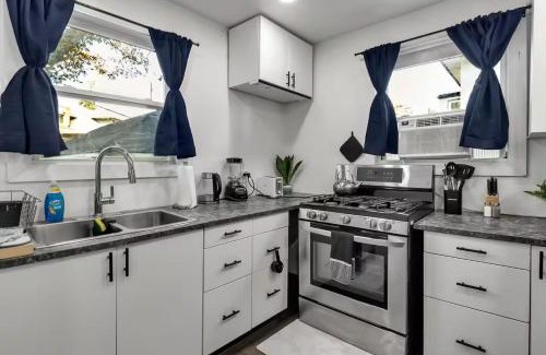 North Buffalo Apartment | The Victorian House