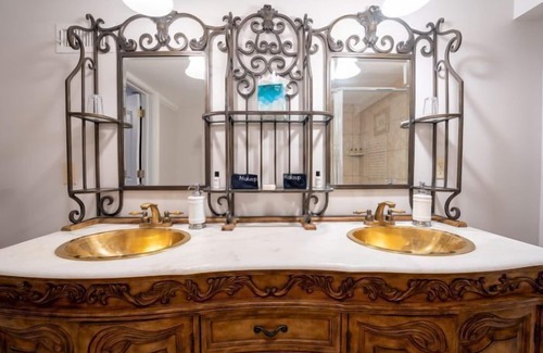 Westerly Bed & Breakfast | The Villa Bed & Breakfast