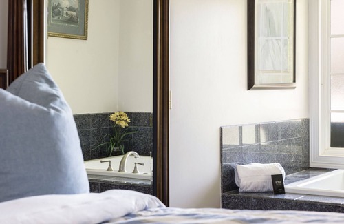 Westerly Bed & Breakfast | The Villa Bed & Breakfast