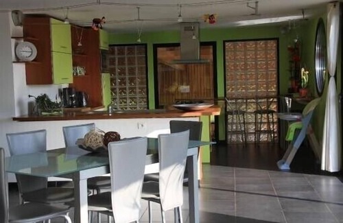 Plougrescant Villa | The `Villa Des Îles' (Villa of the Isles)