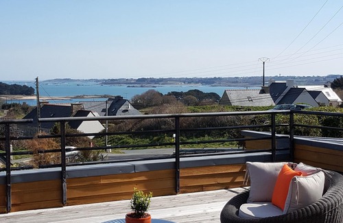Plougrescant Villa | The `Villa Des Îles' (Villa of the Isles)