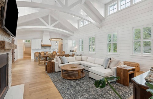 Isle of Palms Apartment | The Villa Pairidaeza - New Build With Pool