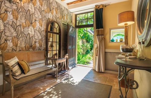 Montagny-les-Beaune House | The Village MUSCADE ROOM