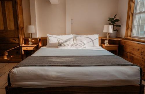 East Burke Hotel | The Village Inn