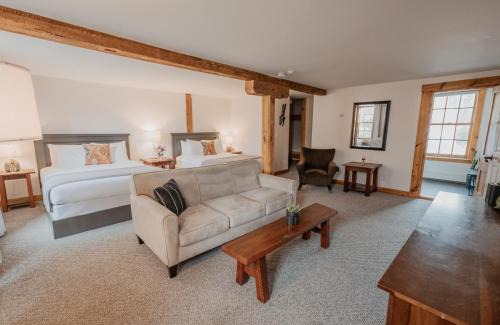 East Burke Hotel | The Village Inn