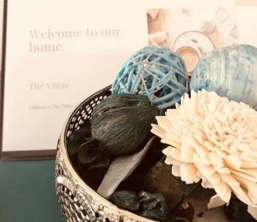 Buckingham Villa | The Villas, Newly refurbished modern home - Free parking, Prime, Netflix