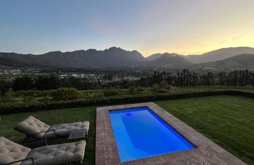 Franschhoek Villa | The Vineyard Cottage by L' Amitie Estate