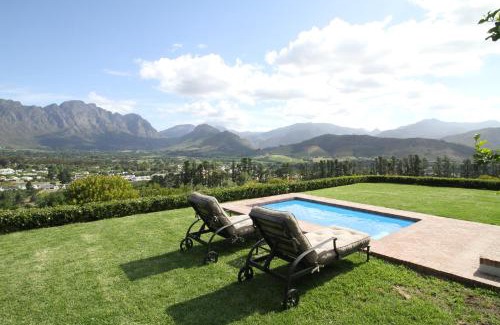 Franschhoek Villa | The Vineyard Cottage by L' Amitie Estate
