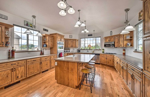Fruitvale House | The Vineyard Country Farm Home at Grand Valley