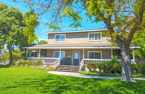 Paso Robles Villa | The Vineyard Farmhouse Villa